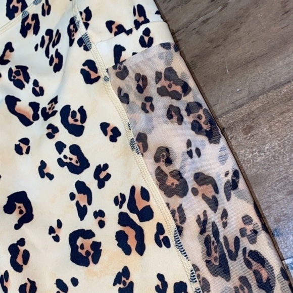 Fabletics Mila Leggings NEW high waisted mesh pocket sides upf 50+ leopard - Picture 3 of 7